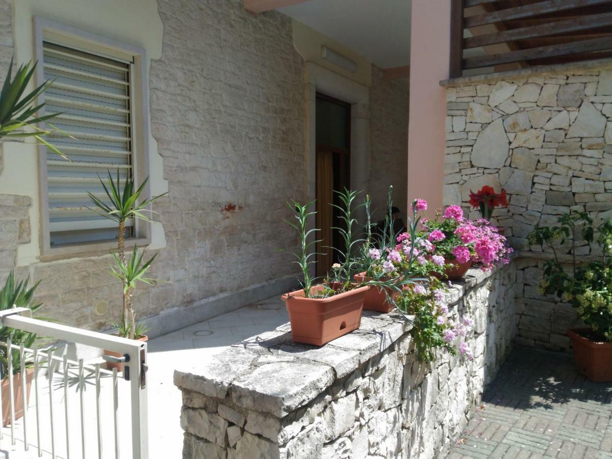 La Pietra Smeraldina Villa Bari Buitenkant foto